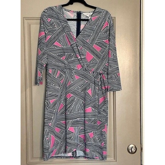 La Mer Luxe 3/4 Sleeve Aubrey Dress in Windsor Blush Navy and Pink Sz M NWT *** - Picture 3 of 7
